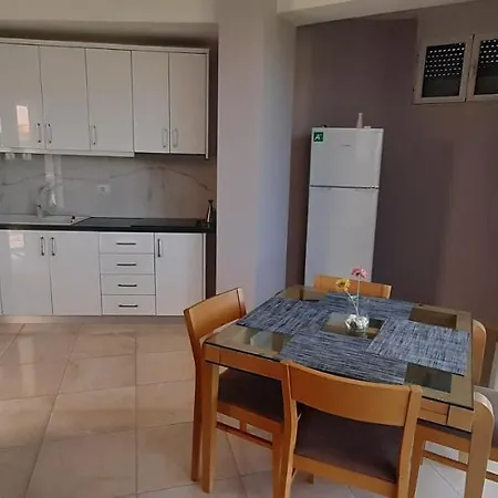 Holiday Home Qeparo Apartment