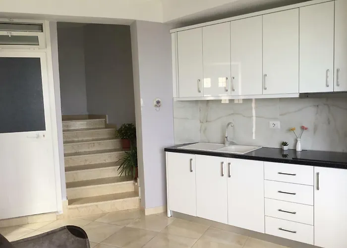 Holiday Home Qeparo Apartament